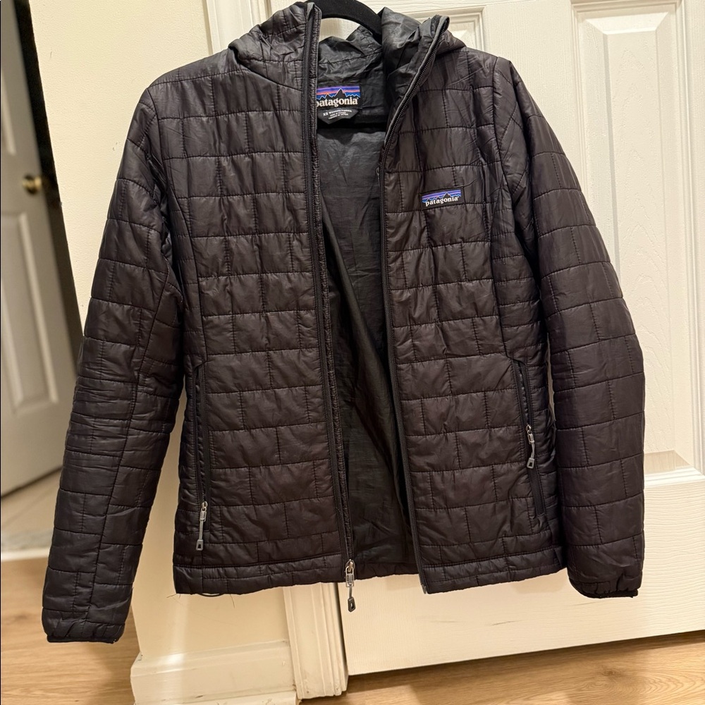 Patagonia Nano Puff Hoody Sz XS in Black